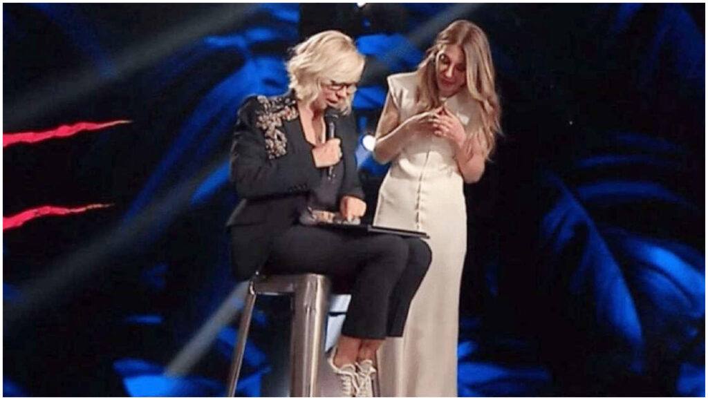 Belve, stasera su Rai 2 l’ultima puntata con Maria De Filippi e gli ospiti di Francesca Fagnani