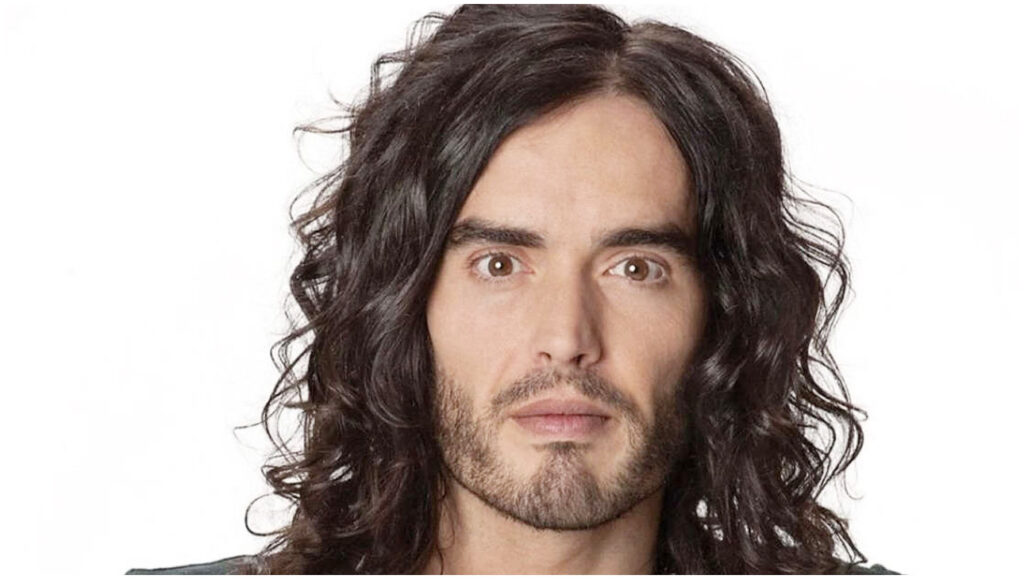 Russell Brand affronta nuove accuse di violenza sessuale in un contesto di crescente attenzione mediatica
