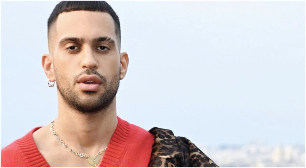 Mahmood racconta il suo difficile rapporto con il padre, il bullismo e l’amore con il fidanzato