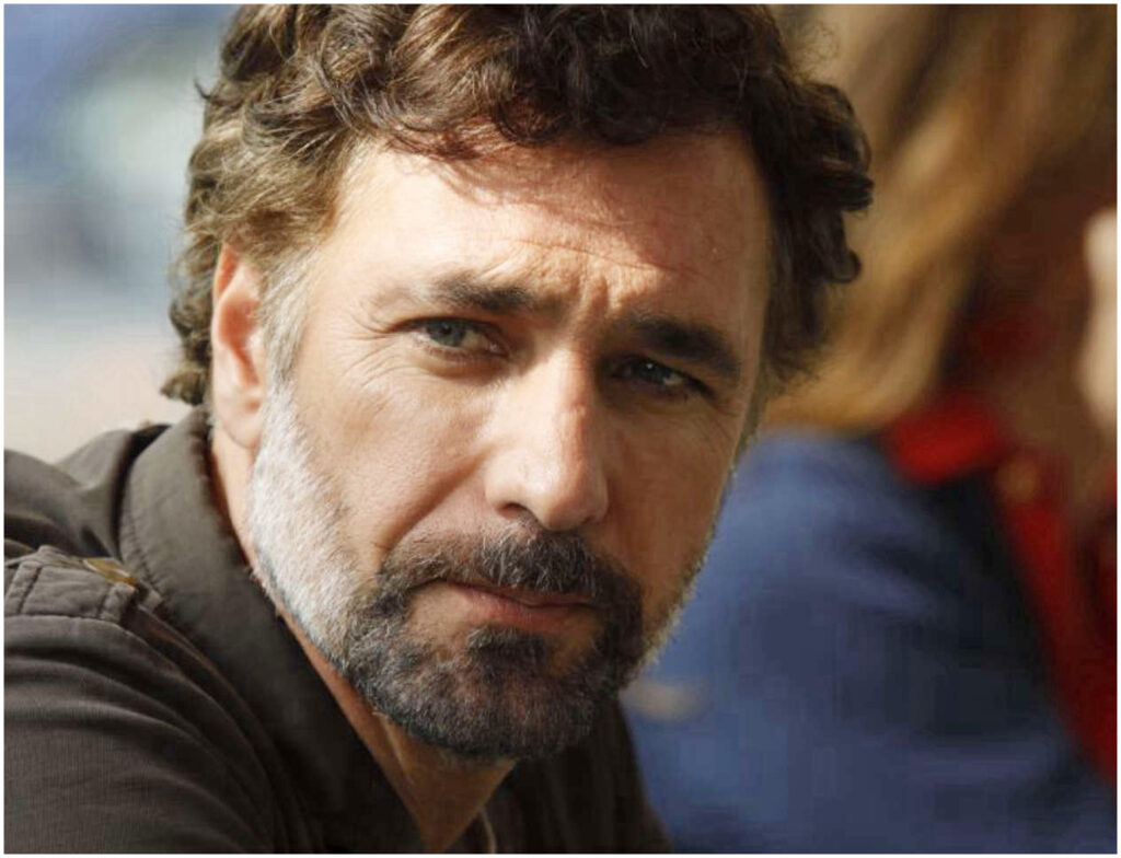 Raoul Bova si esprime con un intenso sfogo su ricatti e solitudine in un momento difficile