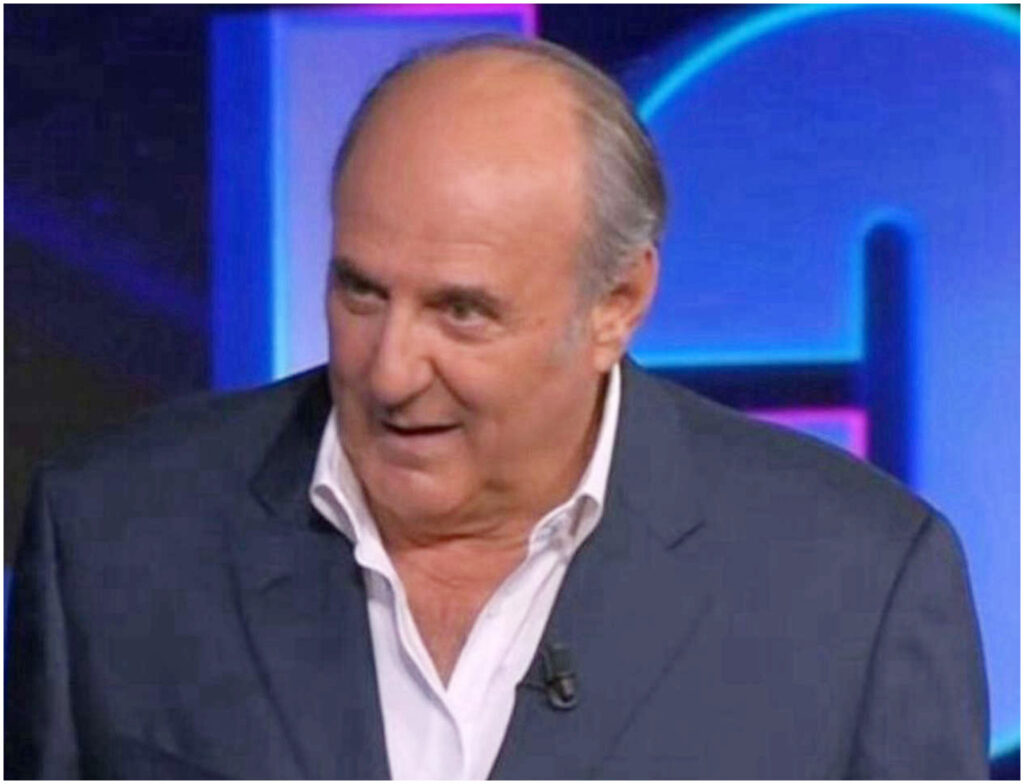 Gerry Scotti inciampa a La Ruota della Fortuna: l’errore sorprendente con Sal Da Vinci