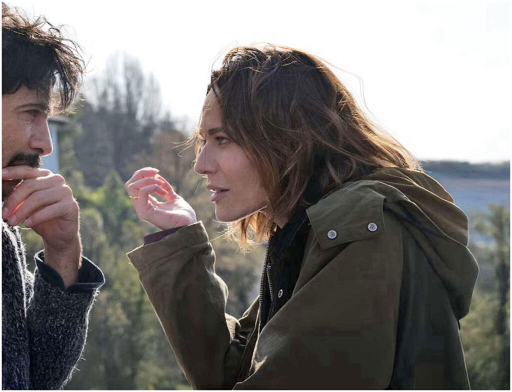 Laura Chiatti e Marco Bocci scatenano il dibattito sui social: il loro messaggio non convince tutti