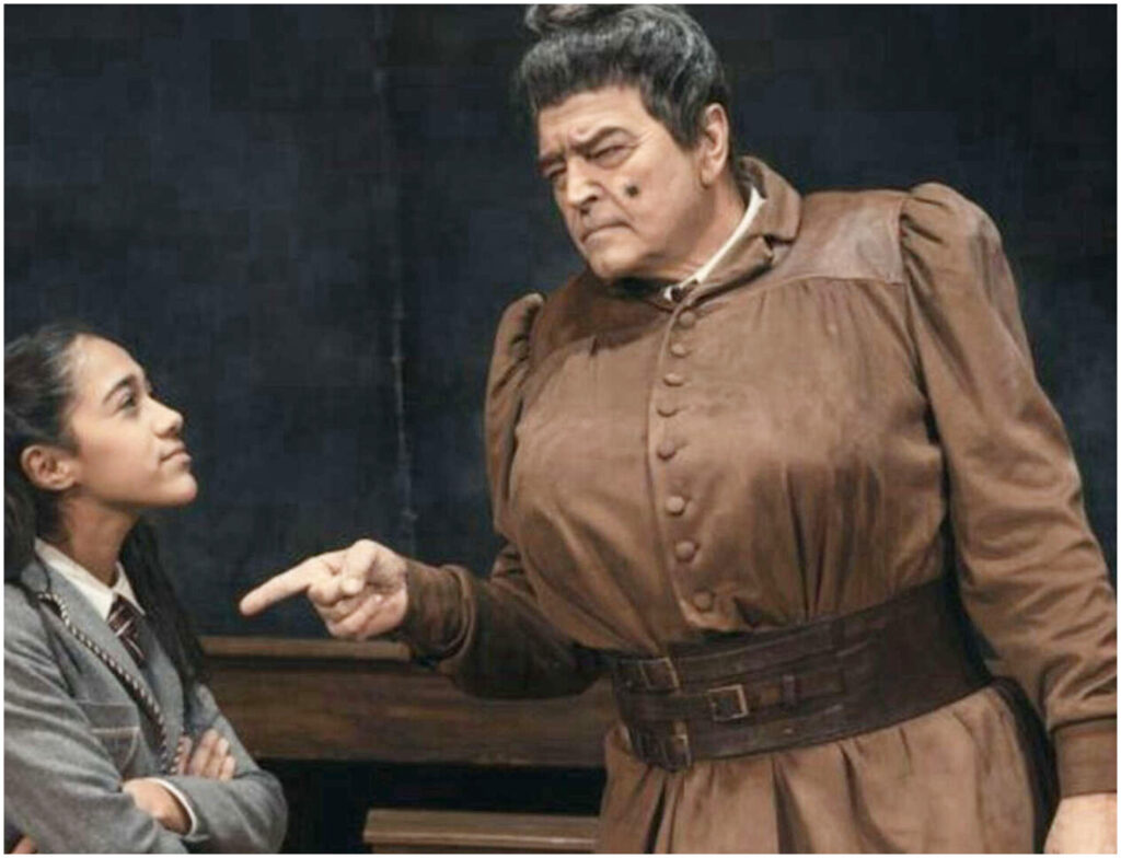 Sebastiano Somma racconta il suo esordio nel musical nei panni di una donna brutta e cattiva