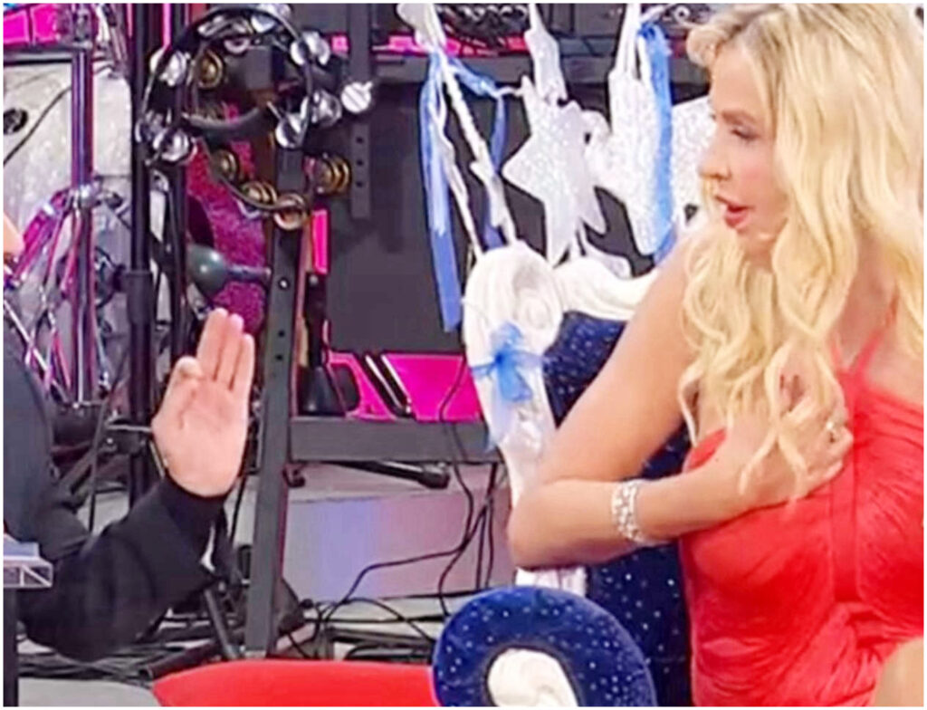 Sei una bugiarda: nuova accesa discussione tra Pierluigi Diaco e Valeria Marini in diretta tv