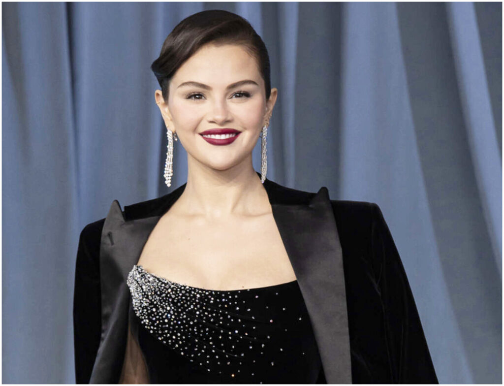 Selena Gomez parla delle sue sfide vocali e dei problemi di salute come il lupus e il melasma