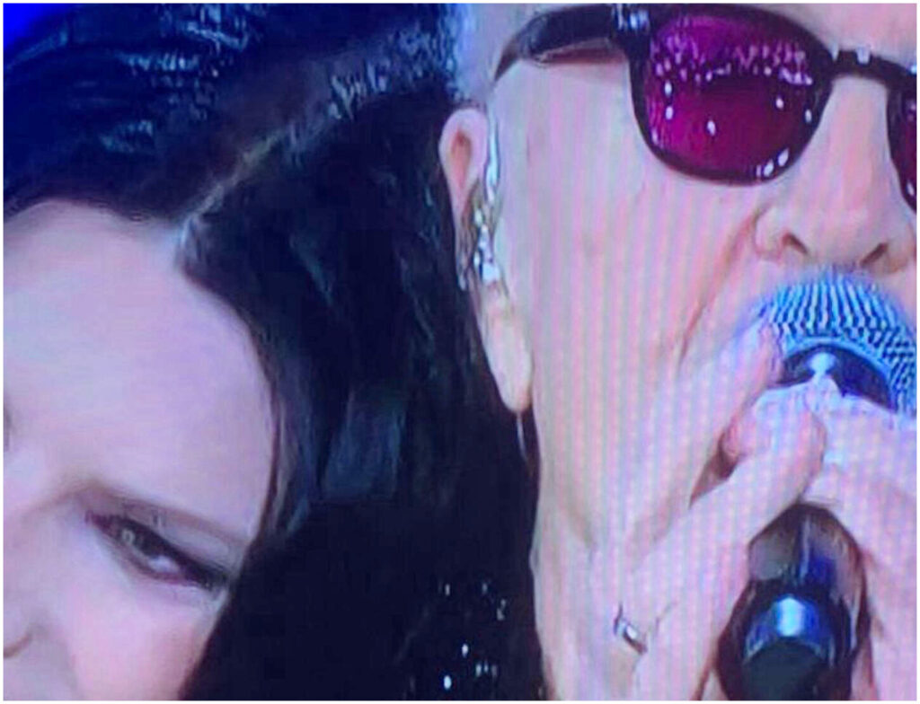 Umberto Tozzi si lascia andare su Canale 5 e lancia una proposta a Laura Pausini che accetta