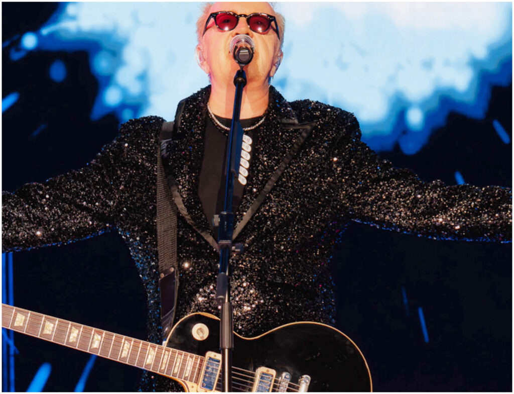 Umberto Tozzi presenta all’Arena di Verona “L’Ultima Notte Rosa-La Grande Festa” per un commovente addio alla musica live