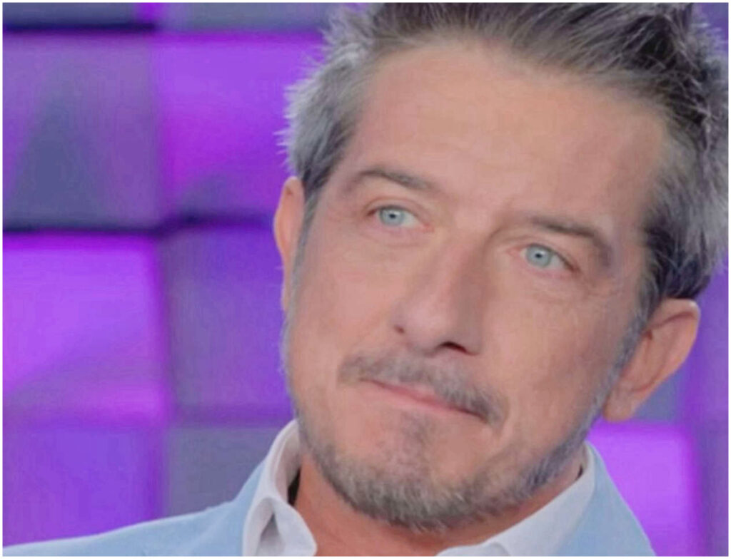 Paolo Ruffini commosso durante l’intervista a Verissimo, sorprende Toffanin con una domanda diretta