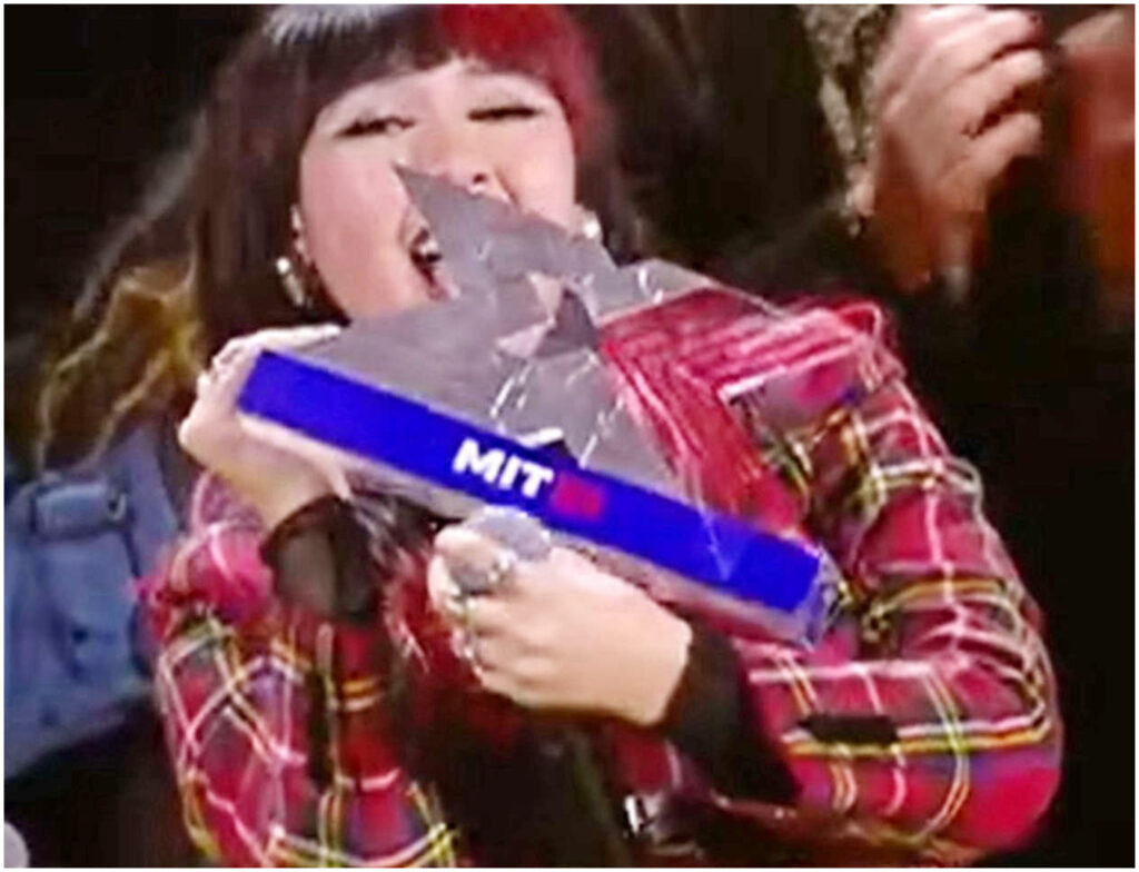 Rob trionfa a X Factor 2025: la concorrente di Paola Iezzi conquista la finale di Napoli