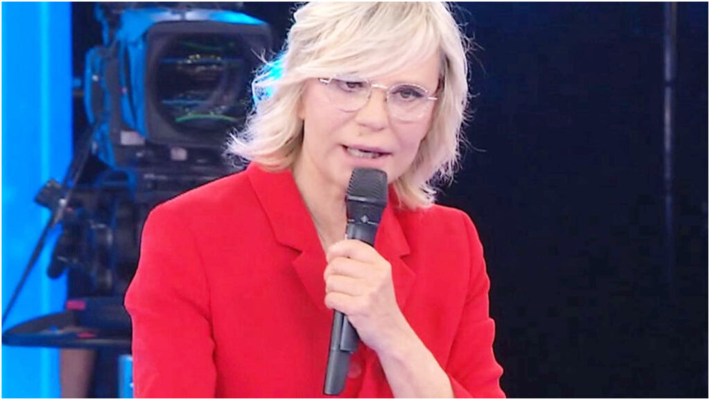 Amici 25: la standing ovation dell’allievo che supera tutti e le sfide in arrivo per i concorrenti