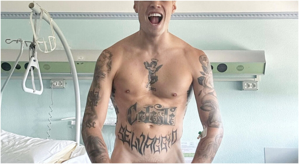 Blanco ricoverato, un post in cui appare nudo e un messaggio enigmatico sui genitori