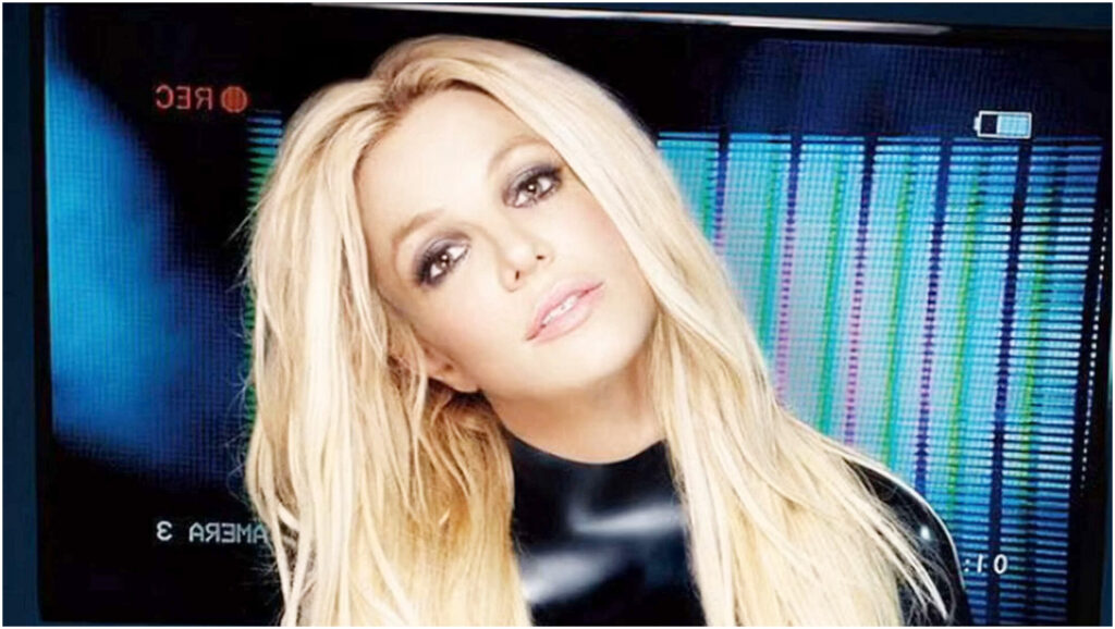 Britney Spears incanta con un nuovo balletto, ma un incidente scatena l’ansia tra i fan