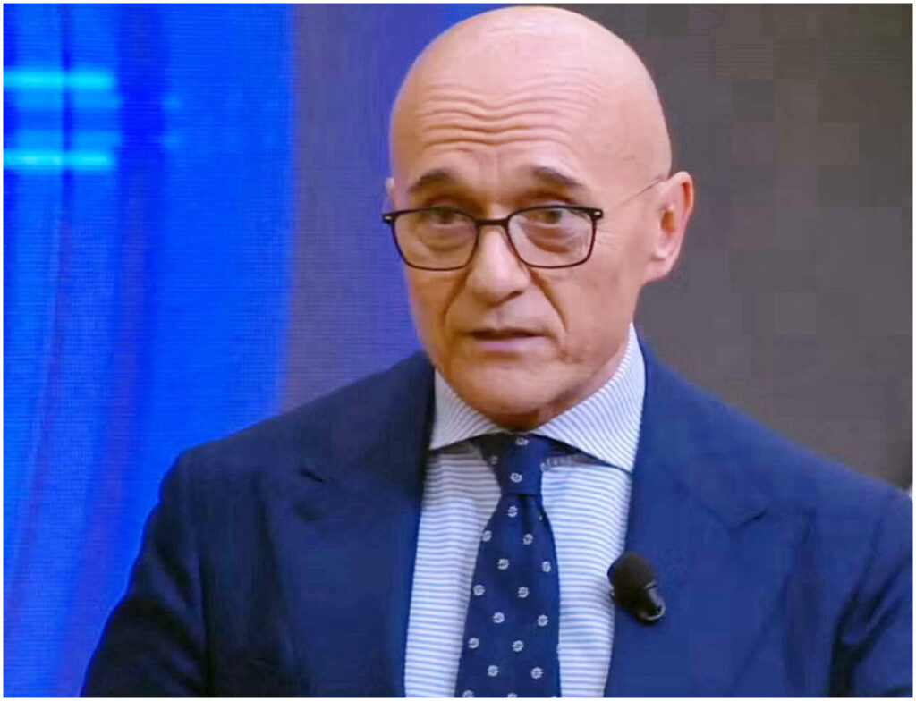 Caso Signorini, la decisione di Mondadori sul futuro del direttore di Chi attesa per il settore editoriale