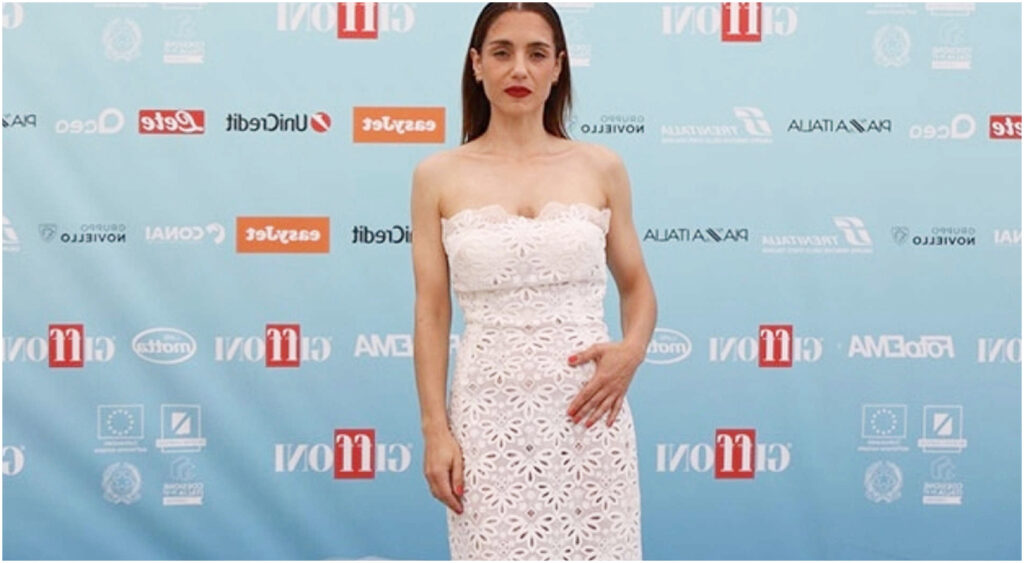 Cristiana Dell’Anna parla di incidenti, studi in Medicina e parità nel cinema con Emanuele.