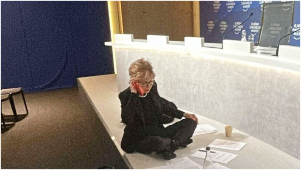 Evacuazione in diretta per Lilli Gruber a Davos: tensione e emergenza durante il programma Otto e Mezzo