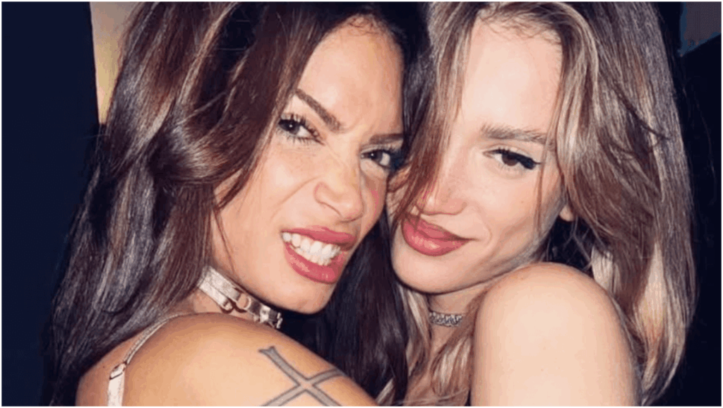 Elodie e Franceska Nuredini avvistate insieme: momenti affettuosi sul palco durante un evento musicale