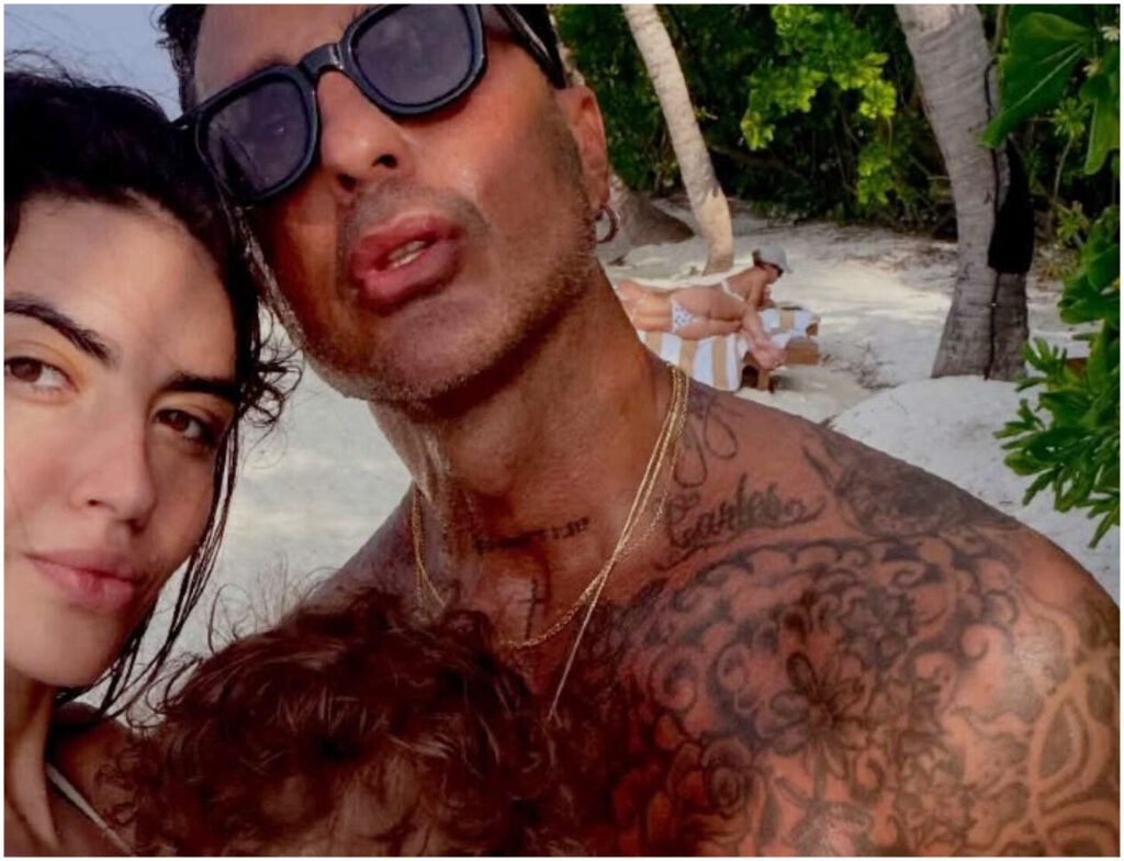 Fabrizio Corona festeggia il nuovo anno e la Befana alle Maldive con Sara Barbieri e il figlio Thiago