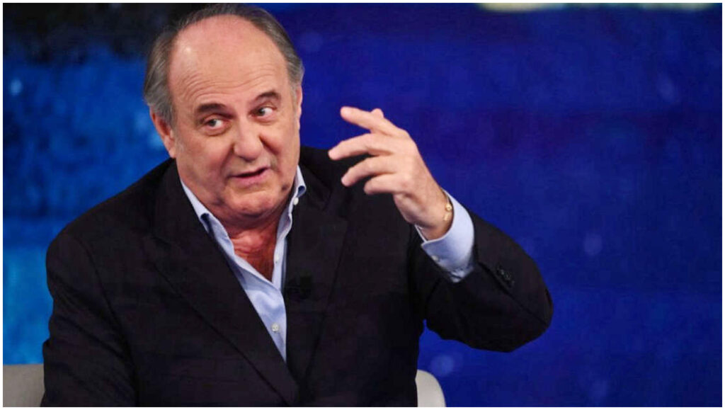 Gerry Scotti risponde alle accuse di Corona sulle Letterine definendole menzogne a scopo di lucro