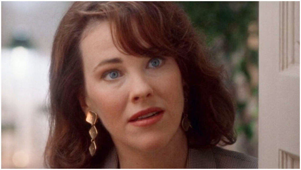 Catherine O’Hara celebrata all’aeroporto di Chicago per il suo ruolo in Mamma, ho perso l’aereo