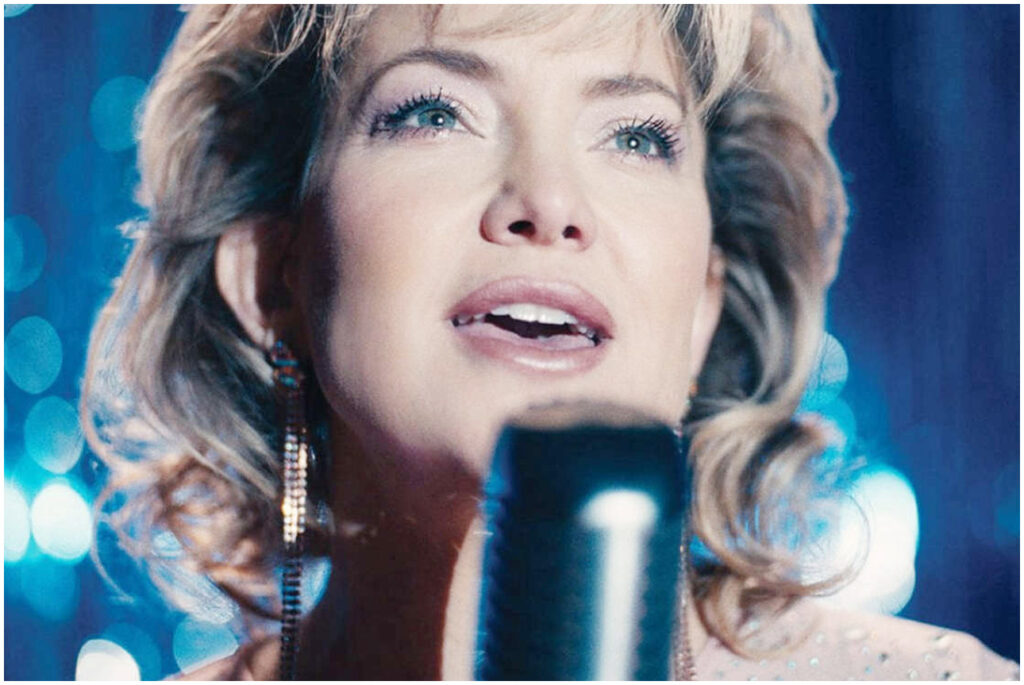 Song Sung Blue, Kate Hudson invita a riscoprire la forza dei sogni e della speranza