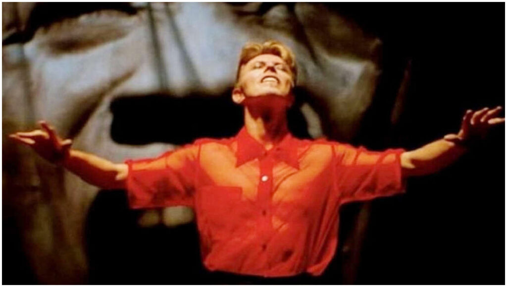 Moonage Daydream su Rai 3, omaggio a David Bowie con brani da Heroes a Hallo Spaceboy