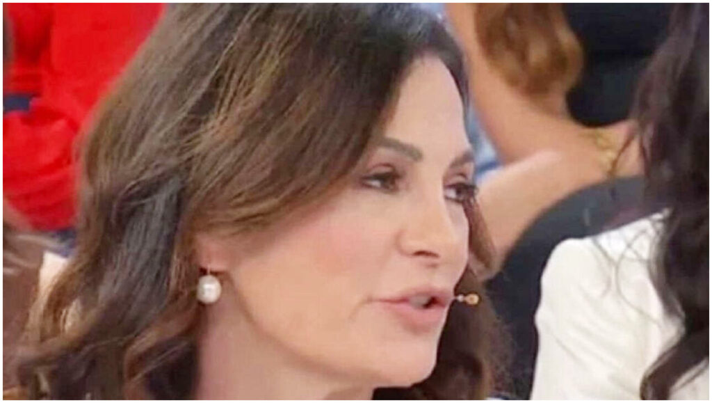 Uomini e Donne: il lungo monologo di Marina provoca l’uscita di Tina dallo studio