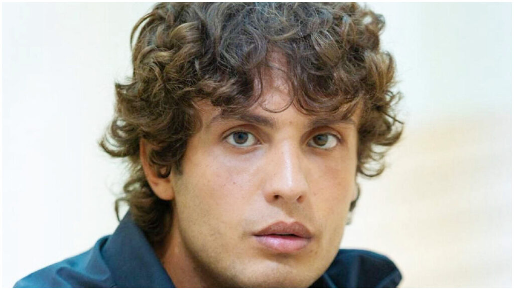 Un Posto al Sole, anticipazioni 20 gennaio: Vinicio subentra a Gennaro, Samuel sfida Nunzio