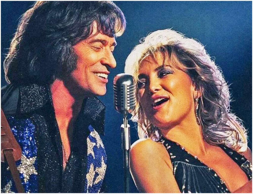 Kate Hudson e Hugh Jackman raccontano il sogno americano in “Song sung blue”, un viaggio musicale emozionante