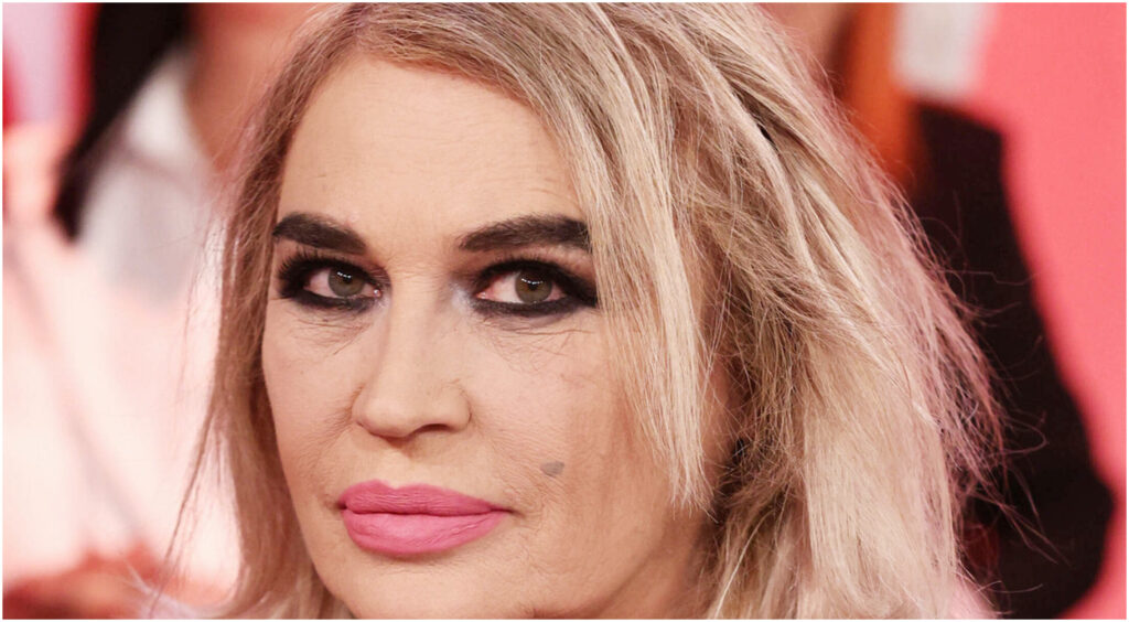 Lory Del Santo in tribunale per le accuse di molestie contro Sergio Leone e le reazioni di Caterina Balivo