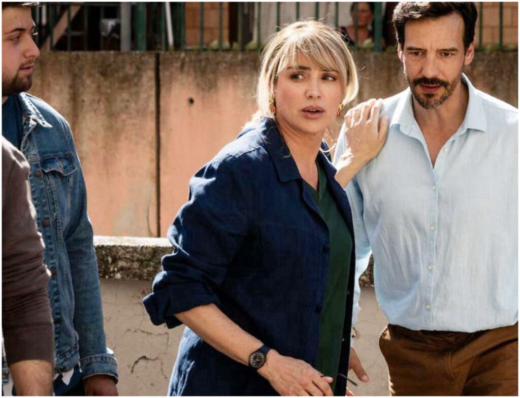 Luisa Ranieri parla dell’educazione dei figli: la disciplina tra rigore e incoraggiamento.