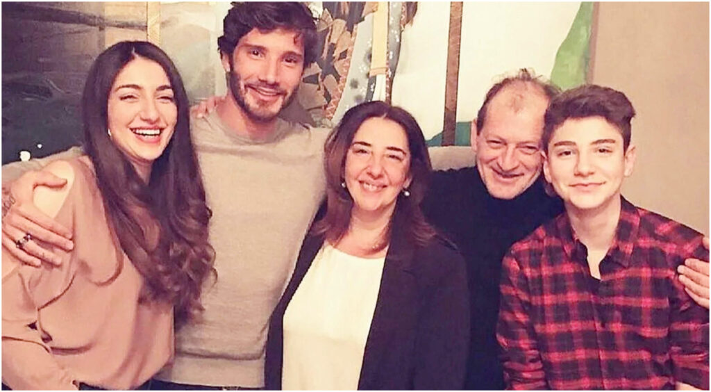 Maria Rosaria Scassillo, madre di Stefano De Martino: carriera nel ministero e figli Adelaide e Davide