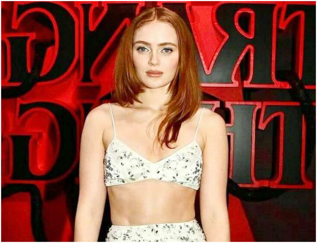 Sadie Sink racconta come ha vissuto il suo primo bacio sul set di Stranger Things e l’imbarazzo provato