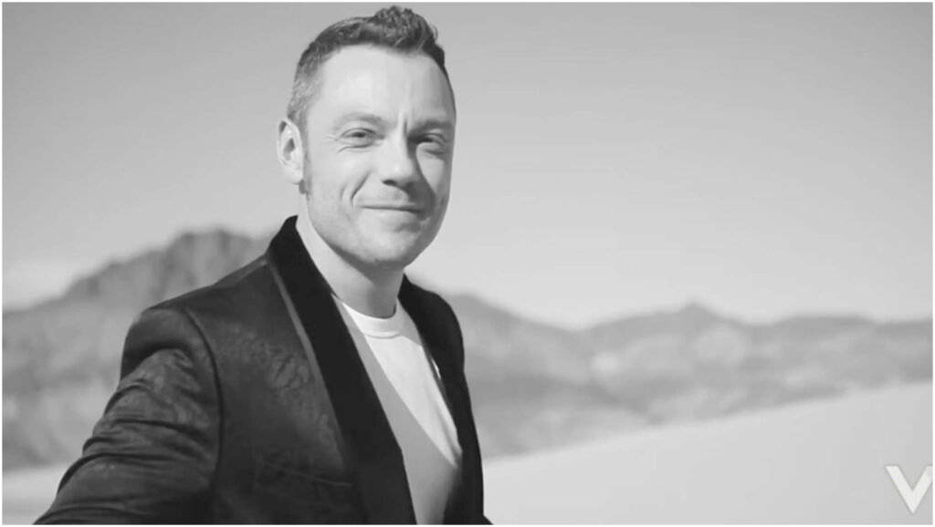 Tiziano Ferro spiega il significato del singolo ‘Sono un grande’ e il legame con l’ex marito