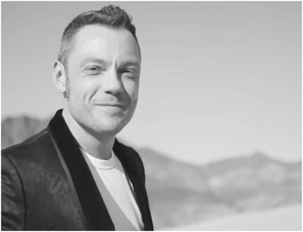 Tiziano Ferro svela il significato di ‘Sono un grande’ e il legame con il suo ex marito