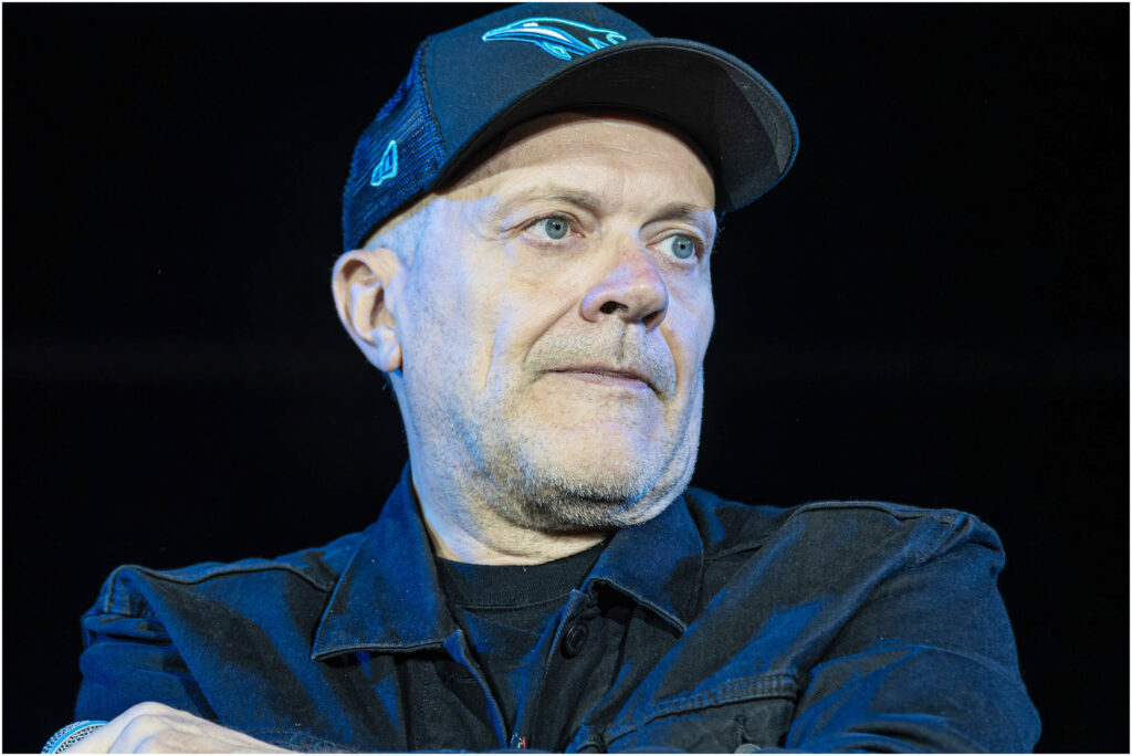 Sanremo 2026, abito Max Pezzali ospite (seconda serata) Festival: stilista