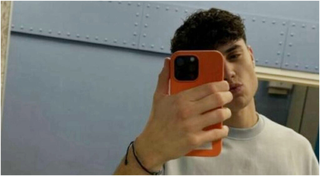 Riccardo chiede scusa dopo il tumulto ad Amici, mentre Alessio resta freddo e Gard si commuove