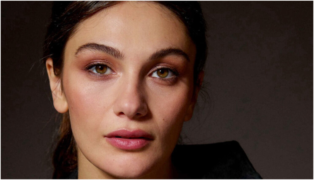 Arianna Di Claudio esplora l’intimità di chi vive nell’ombra nella serie su Messina Denaro