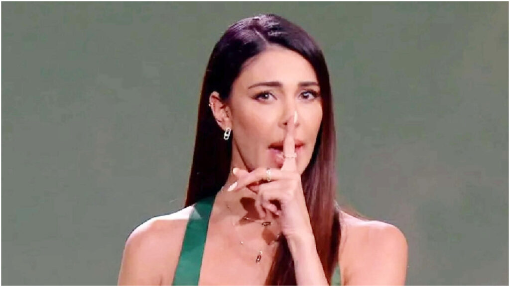 Belen interrompe bruscamente l’intervista dopo una parola che l’ha infastidita: “La chiacchierata finisce qui”