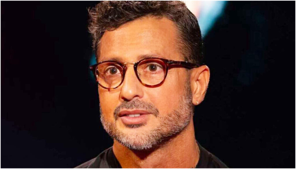 Corona si prepara al nuovo progetto ‘Falsissimo’ e annuncia la chiusura con Sara