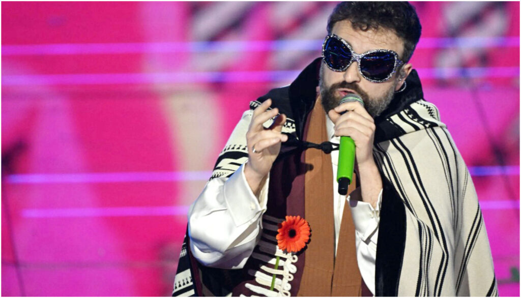 Dargen D’Amico risponde al Codacons sull’accusa di pubblicità occulta per Aperol a Sanremo