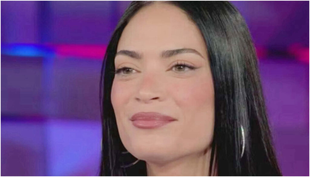 Elodie svela le sue nuove trasformazioni estetiche: le parole di Jenny Urtis su labbra e viso