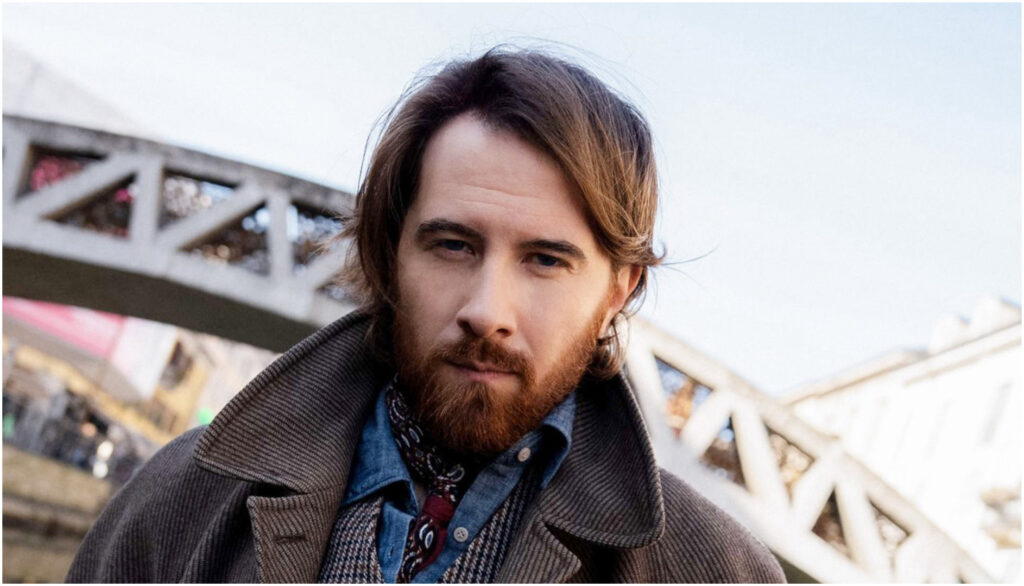 Francesco Sole parla di amore e scelte durante l’intervista con lo scrittore e imprenditore