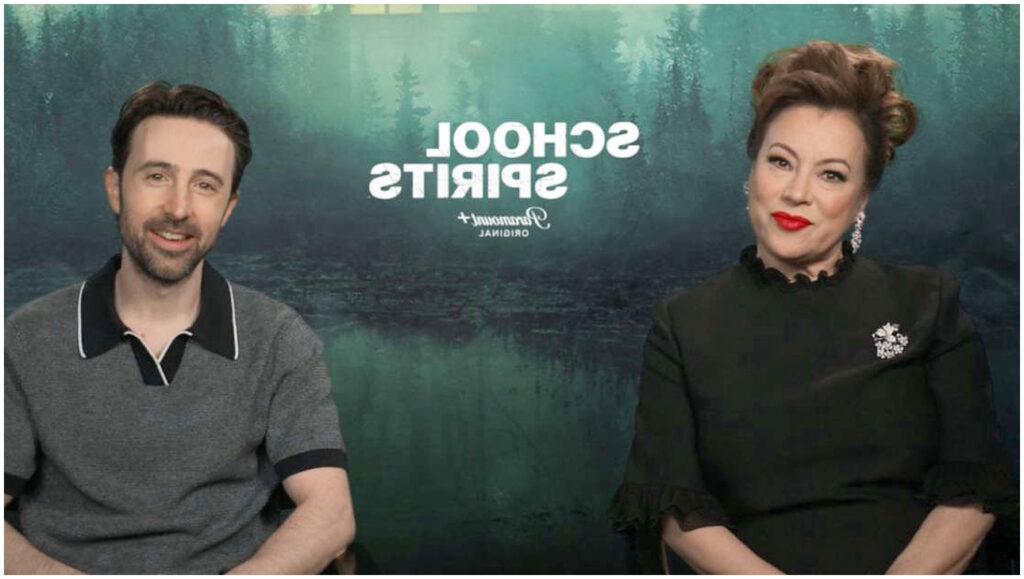 School Spirits 3, intervista a Josh Zuckerman e Jennifer Tilly sui nuovi episodi della serie