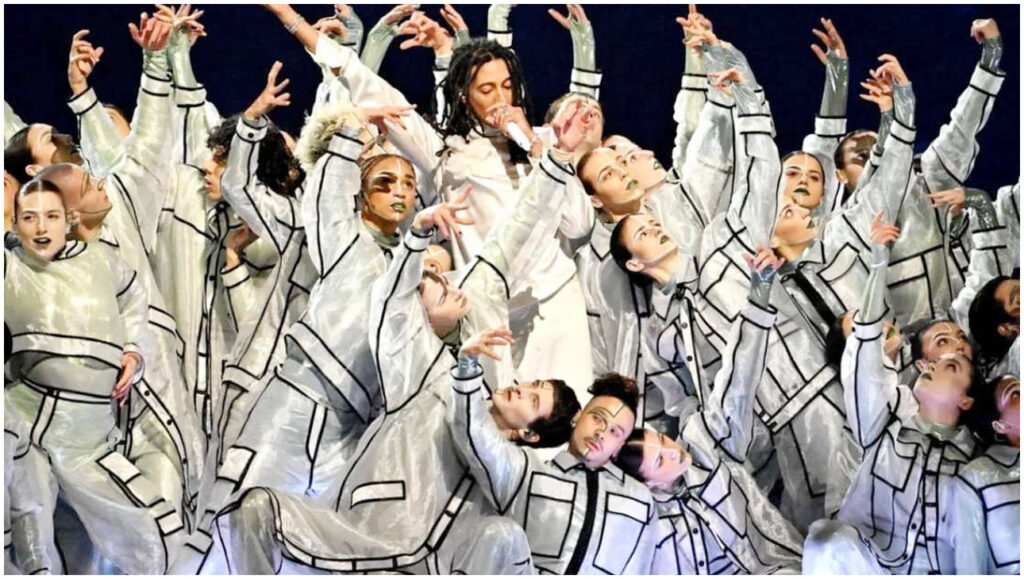 Ghali risponde alle polemiche su Milano-Cortina 2026 e Amadeus commenta l’evento