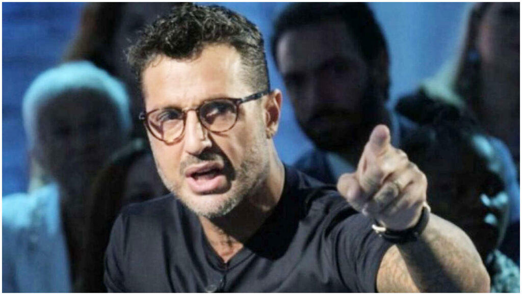 Falsissimo, la nuova puntata di Fabrizio Corona in onda su Mediaset con Signorini protagonista