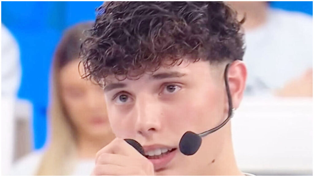 Amici 25, Riccardo scompare dal daytime: già decisa l’espulsione dal programma?