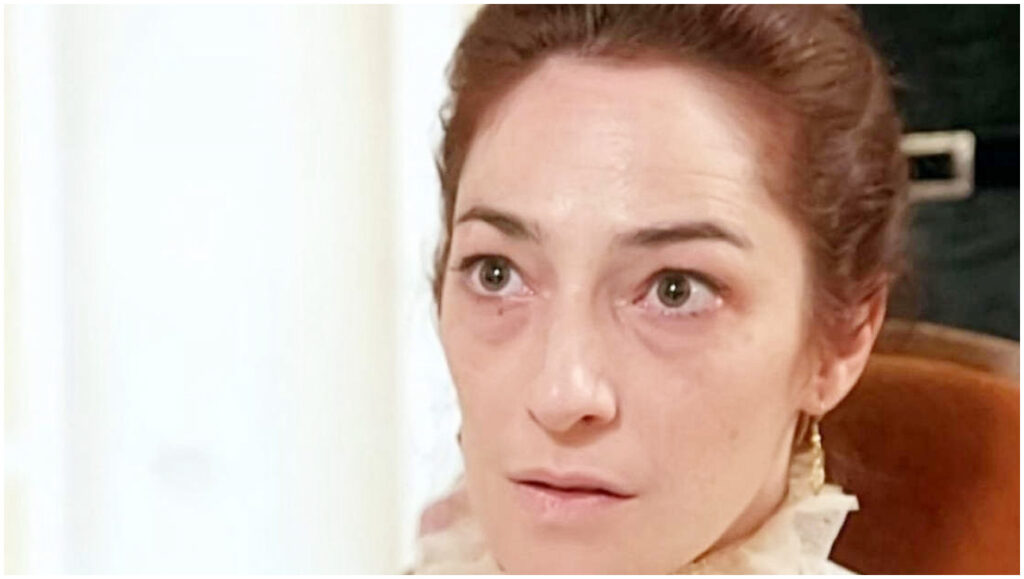 La Promessa anticipazioni 18 febbraio: Eugenia torna mentre Ayala gela Lorenzo con un regalo