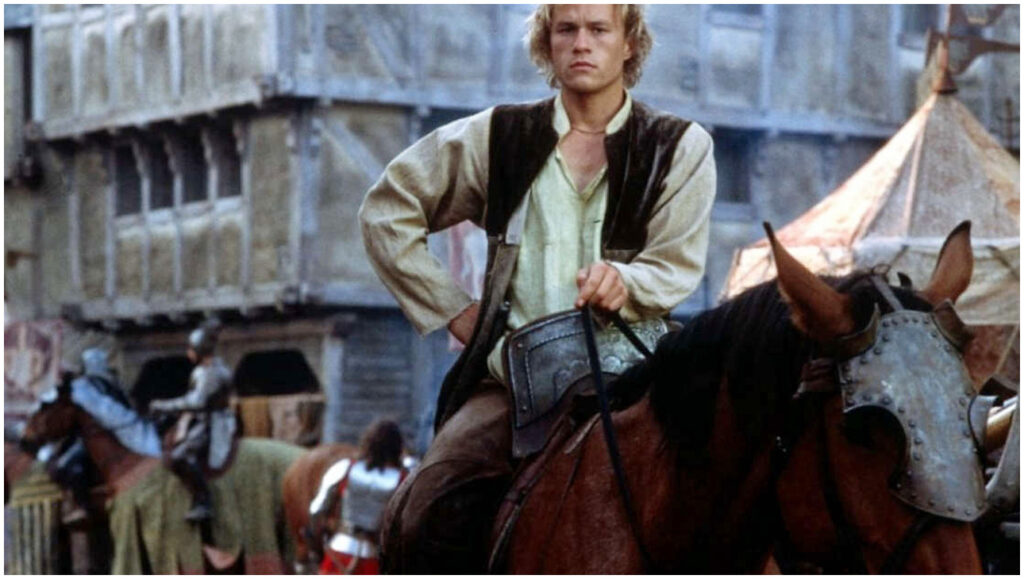 Il destino di un cavaliere, il regista ricorda Heath Ledger e l’incidente del dente dopo 25 anni