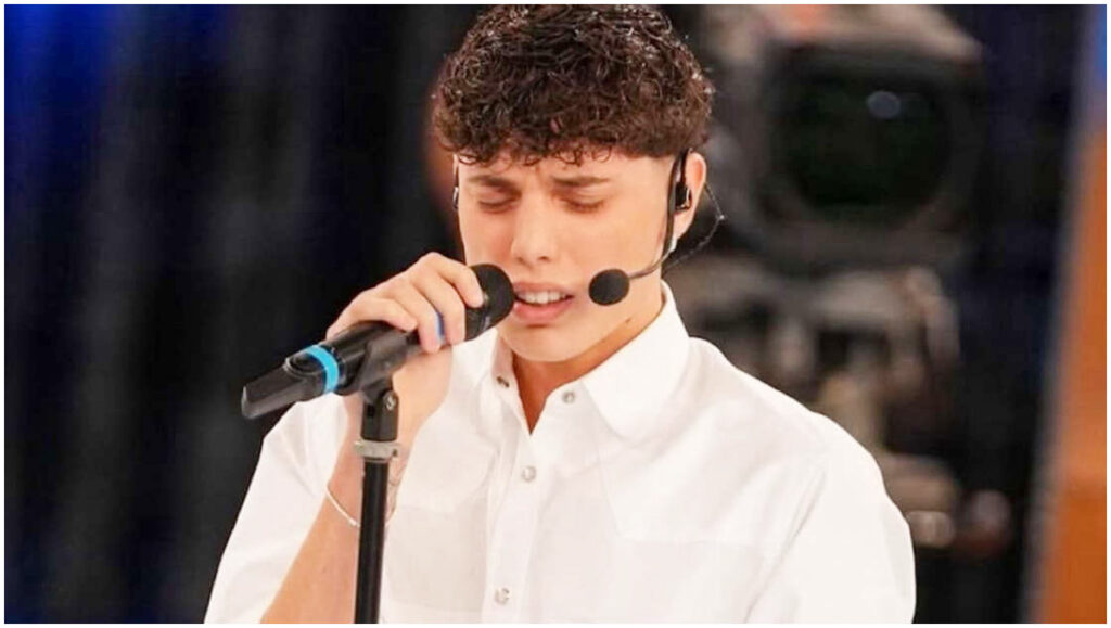 Amici 25, Riccardo Stimolo si scusa e parla della sua esperienza di emarginazione passata