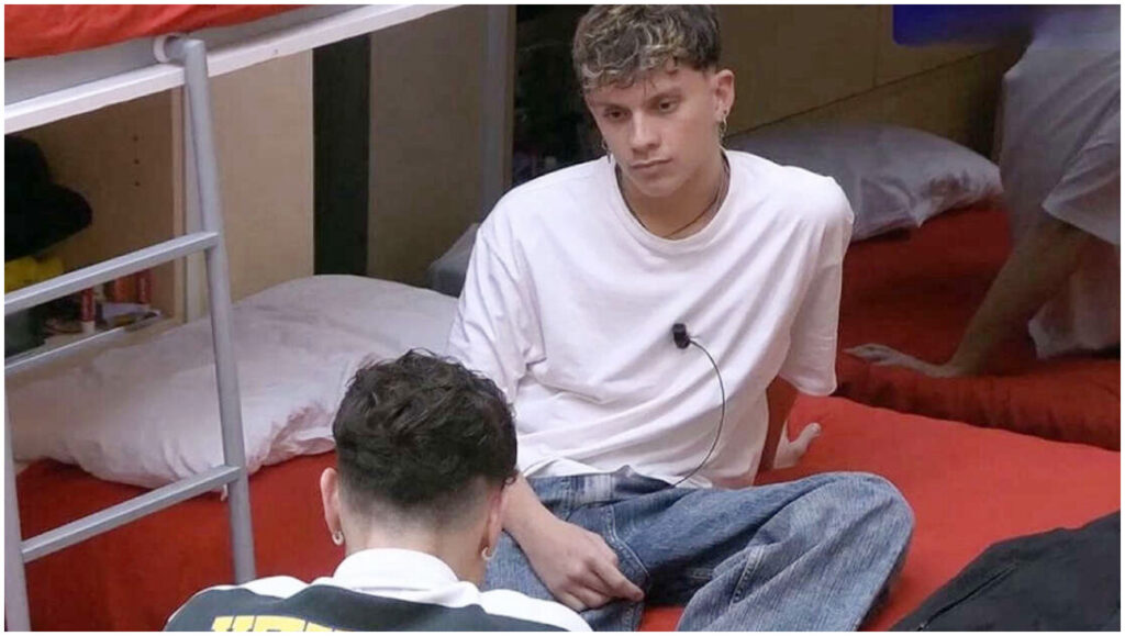 Amici 25, Riccardo Stimolo e Alessio Di Ponzio si confrontano sul gesto rivolto a Elena